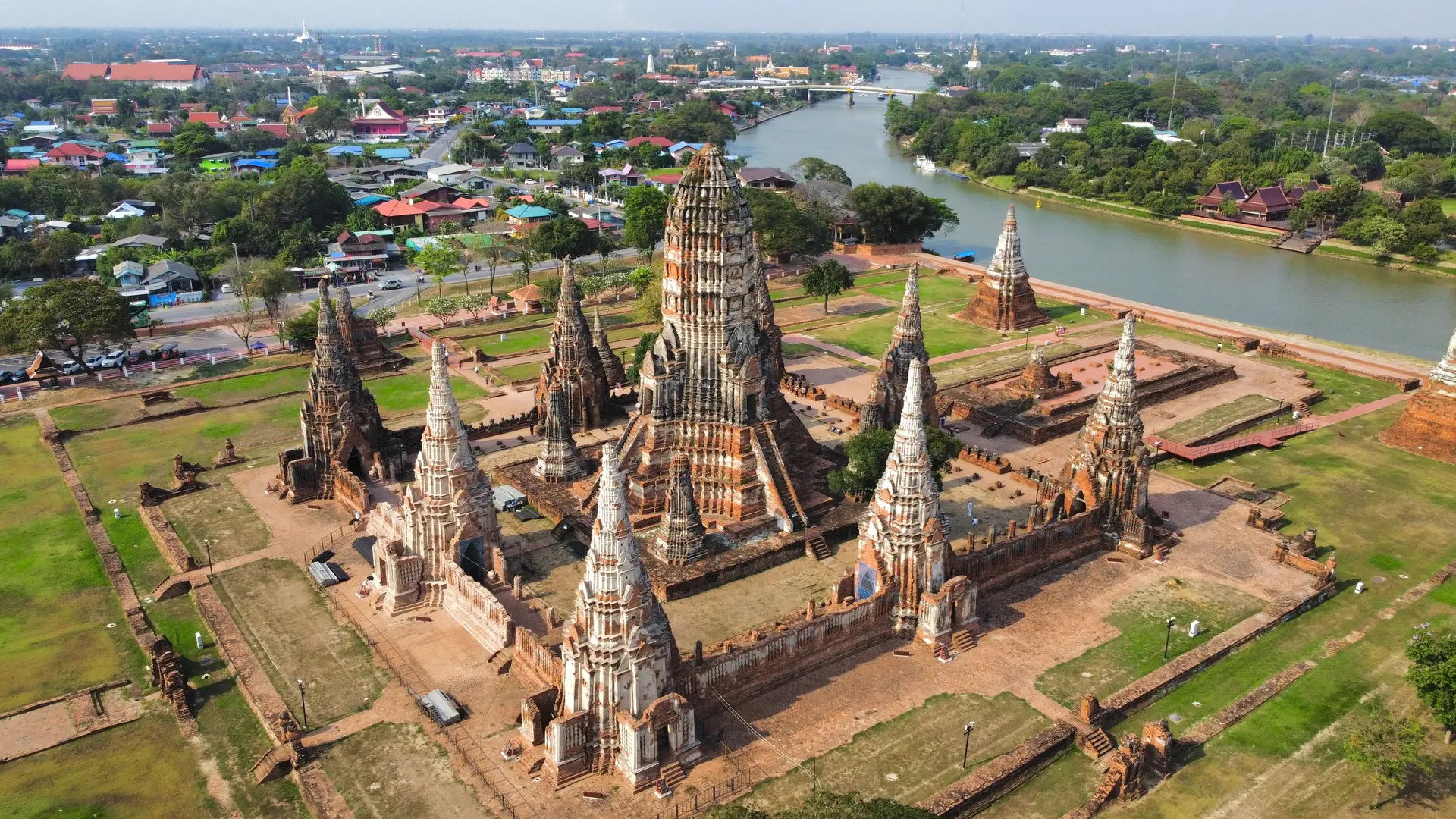 Ciudad Histórica de Ayutthaya: Ruinas de Templos y Capital Siamesa