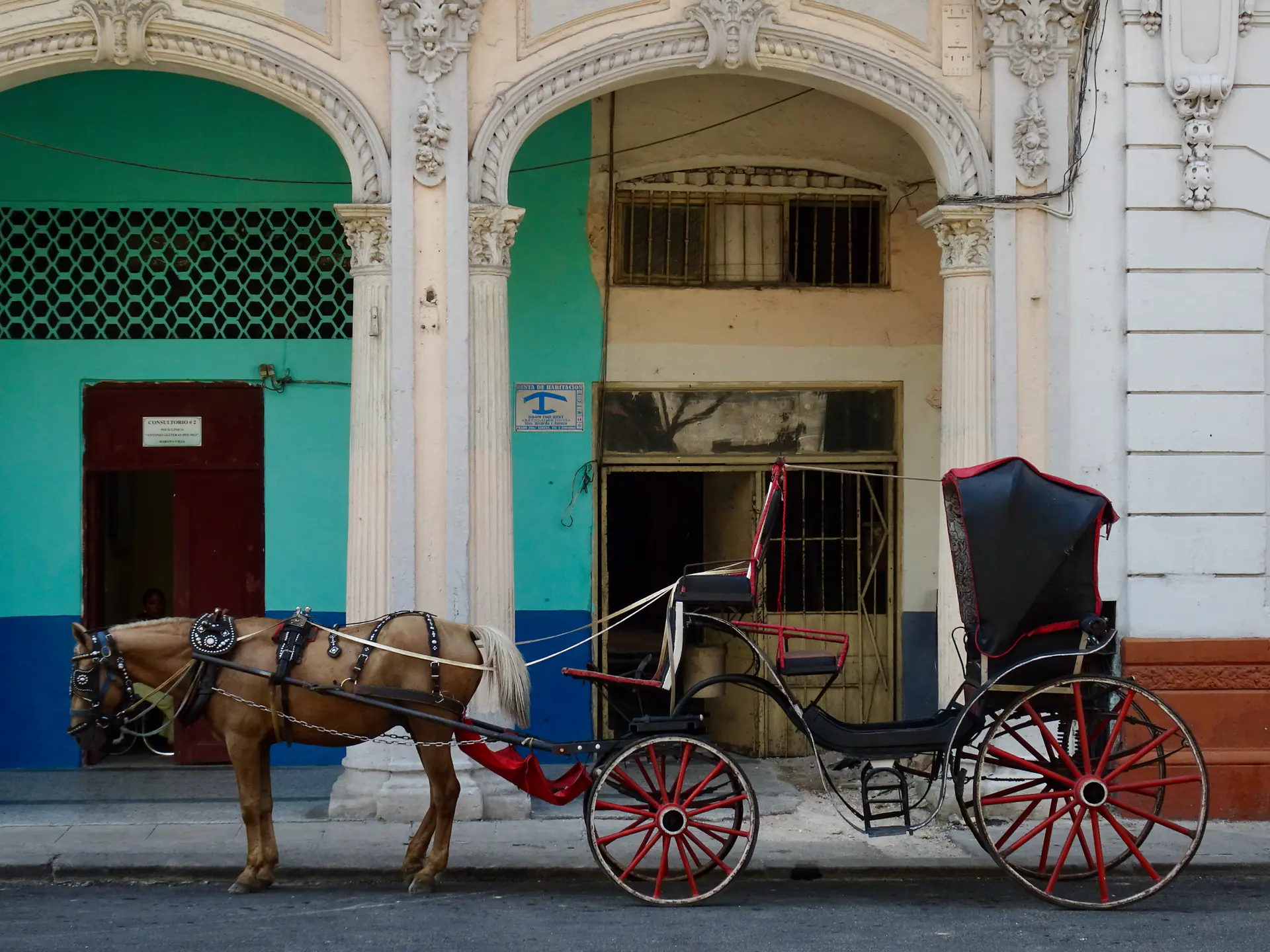 La Habana Vieja: Arquitectura Colonial y Fortificaciones Españolas